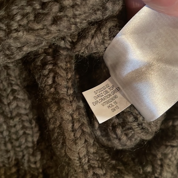 Banana Republic wool army green sweater - Picture 5 of 5